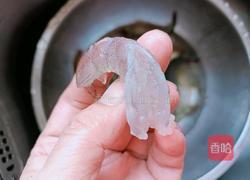 百合大虾炒西芹的做法图解3