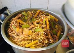 黄豆芽芹菜土豆卤面的做法图解13