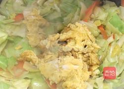 胡萝卜包菜炒鸡蛋的做法图解9