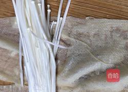 金针菇豆皮卷的做法图解6