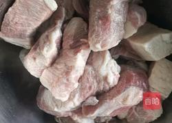 番茄炖牛腩的做法图解1