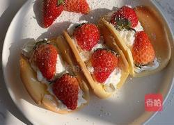 草莓抱抱卷的做法图解12