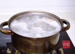 酸菜炖排骨的做法图解3