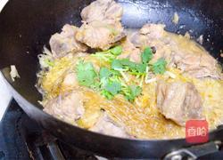 酸菜炖排骨的做法图解10