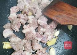 萝卜牛腩的做法图解1