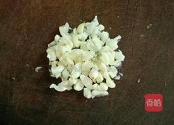 荷兰豆炒腊肠的做法图解3