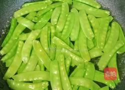 荷兰豆炒腊肠的做法图解5