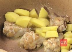 土豆烧鸡腿的做法图解6