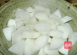 鸡腿烧萝卜的做法图解2