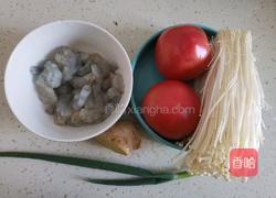 番茄金针菇虾滑汤的做法图解1