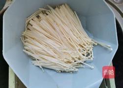 番茄金针菇虾滑汤的做法图解7