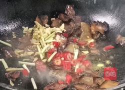 酱油肉炒萝卜片的做法图解5