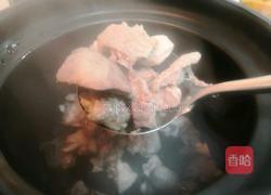 墨鱼莲子煲鸡汤的做法图解6