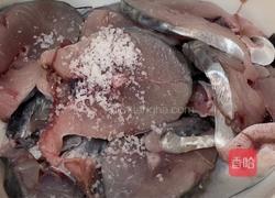 蒜香马鲛鱼的做法图解2