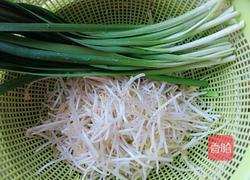 豆芽炒蛋的做法图解1
