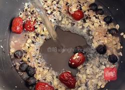 红枣桂圆腊八粥的做法图解7