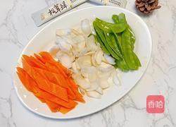 百合炒胡萝卜的做法图解2