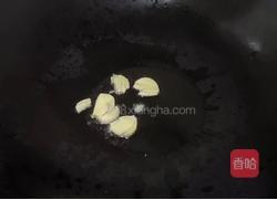 百合炒胡萝卜的做法图解3