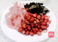 滋阴补血墨鱼汤的做法图解3