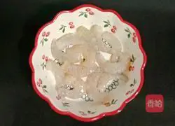 Illustration of how to make millet shrimp porridge 1