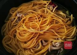 红烧牛肉豆角焖面的做法图解4