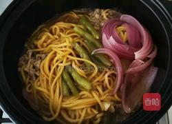 红烧牛肉豆角焖面的做法图解5