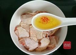 板栗蒸鸡腿的做法图解2