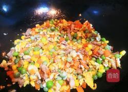 豌豆玉米五彩炒饭的做法图解7