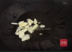 甜豆炒腊肠的做法图解2