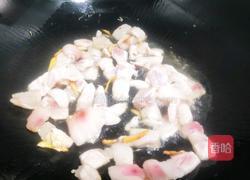 菜花炒肉的做法图解3