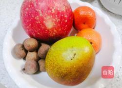 年夜饭甜品水果银耳羹的做法图解1