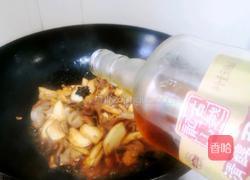 杏鲍菇炒肥肠的做法图解8