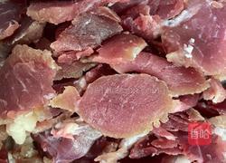 辣椒炒肉解馋下饭菜的做法图解1