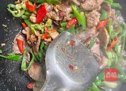 辣椒炒肉解馋下饭菜的做法图解7