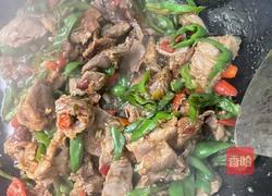 辣椒炒肉解馋下饭菜的做法图解8