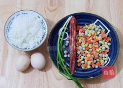 腊肠鸡蛋炒饭的做法图解1