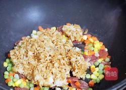 腊肠鸡蛋炒饭的做法图解9