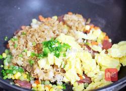 腊肠鸡蛋炒饭的做法图解11