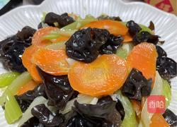 黑木耳炒胡萝卜西芹的做法图解8
