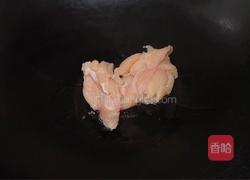 青蒜鸡肉片的做法图解2