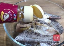 蒜煎带鱼的做法图解2