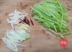 香辣莴苣丝的做法图解2