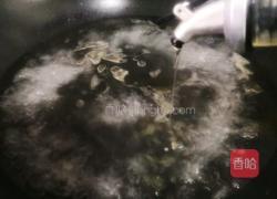 荠菜蛋花汤的做法图解2