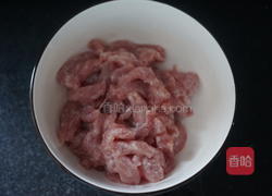 洋葱木耳炒肉丝的做法图解3