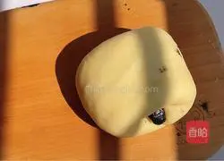 Illustration of how to make black sesame toast 6