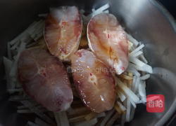 萝卜丝炖鱼的做法图解7