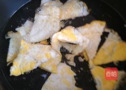 裙带菜虾仁鸡蛋豆腐汤的做法图解4