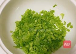 鸡蛋炒苦瓜碎的做法图解3