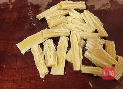 腐竹炒海带的做法图解1