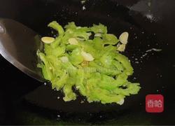 苦瓜炒蛋的做法图解7